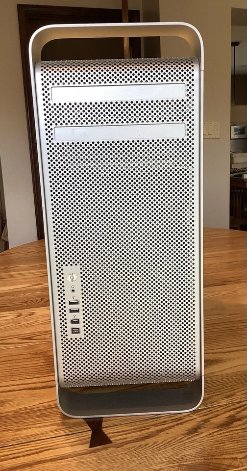 Apple Mac Pro A1186 Dual Core Intel Xenon 2.66 GHz, 1GB Memory - Image 2 of 4