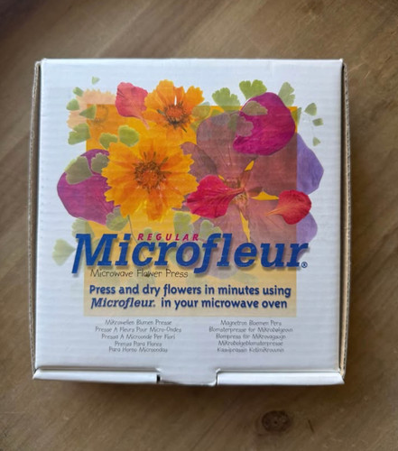 Lightly Used Microfleur Microwave Flower Press Complete With Manual