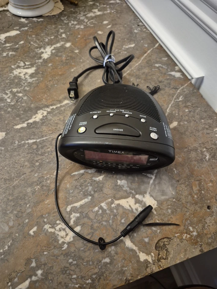 Timex T1201 Nature Sounds Clock Radio MP3 Line-IN Blk Red LED Auto DST Time Set - Image 2 of 4