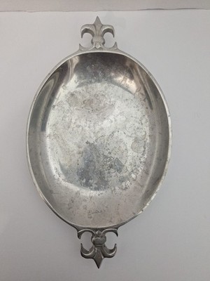Vtg Hand Made India Aluminum Metal Fluer-de-lis Serving Tray 13 x 8  Oval Silver