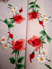 Exceptional Plump dark pink Roses & White Daisies Hand Embroidered Centrepiece