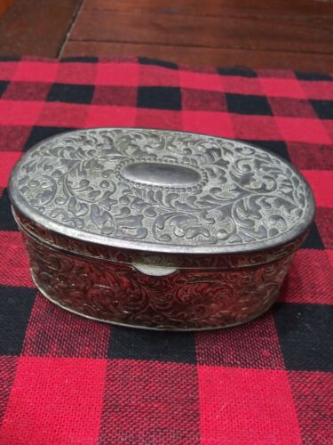 Vintage Jewelry Box.Silver Tone.Oval.4"1/4 X 3".Red Linen. - Picture 1 of 10