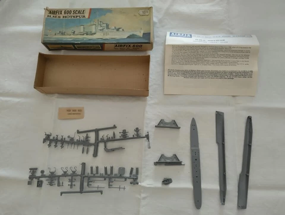 Modellino KIT 1:600 Nave H.M.S. Hotspur Airfix Series I # - Immagine 2 di 4