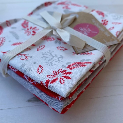 Christmas Xmas Novelty Themed Fat Quarter Fabric 5 Pack Bundle | 19" x 20" - Picture 3 of 28