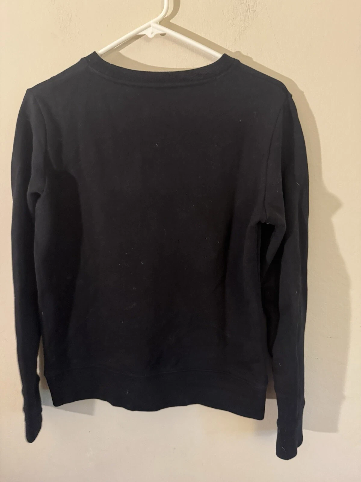 Felpa girocollo Kate Spade nera scintillante con logo ricamato taglia XS