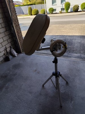 SAT Flachantenne Mit Dreibein und 10m Antennen Kabel für Urlaub