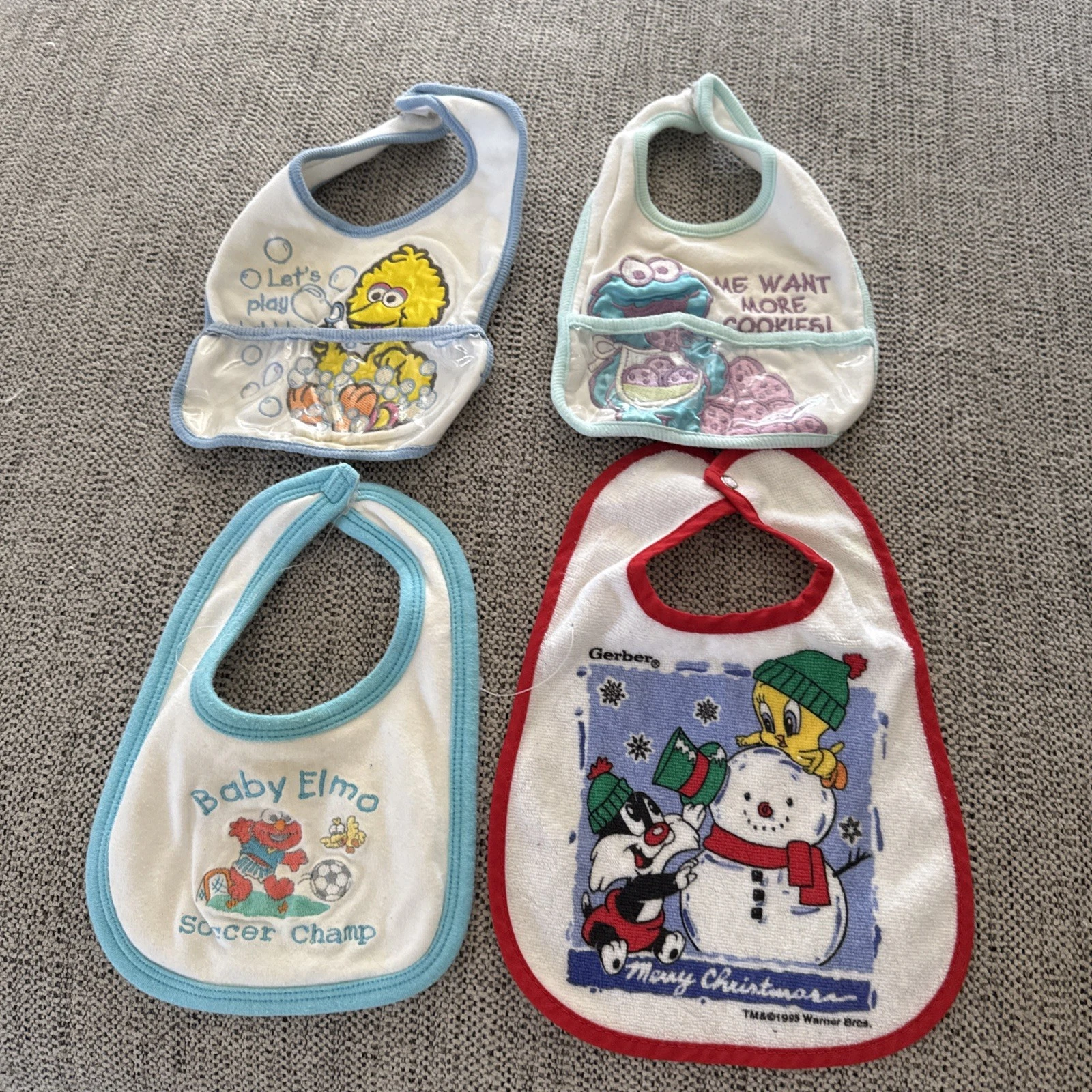 Vintage Sesame Street Baby Bibs Lot Of 4 Big Bird Cookie Monster Elmo Tweety Sly