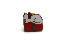 White Cat & Present Pin Green & Red Gold Tone