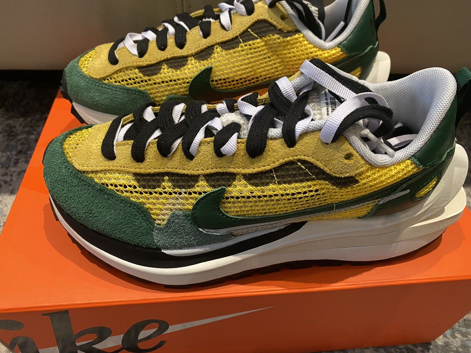 Nike Vaporwaffle Sacai Tour Yellow Stadium Green Size 5.5 M, (7 W