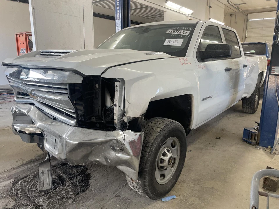 Used Front Center Infotainment Display fits: 2018 Chevrolet Silverado 2500 picku - Image 4 of 4