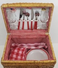 Wicker Picnic Basket with Accessories For Two Picnic Time
