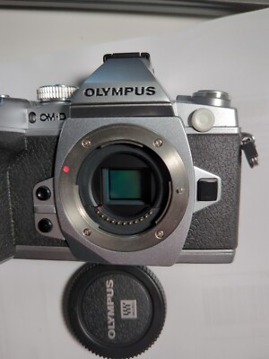 Olympus OM-D E-M1 Mirrorless Digital Camera with 16MP Silver Olympus OM-D E-M1 Mirrorless Digital Camera with 16MP Silver