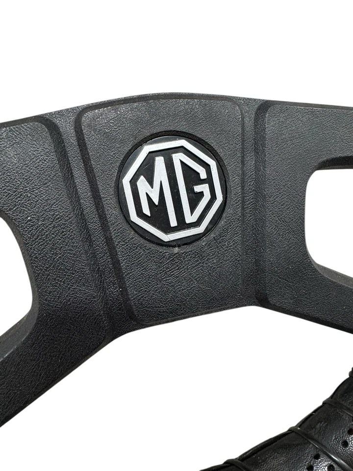 MG MGB 1977-80 Original Rubber Steering Wheel & Center Cap Used - Изображение 3 из 4