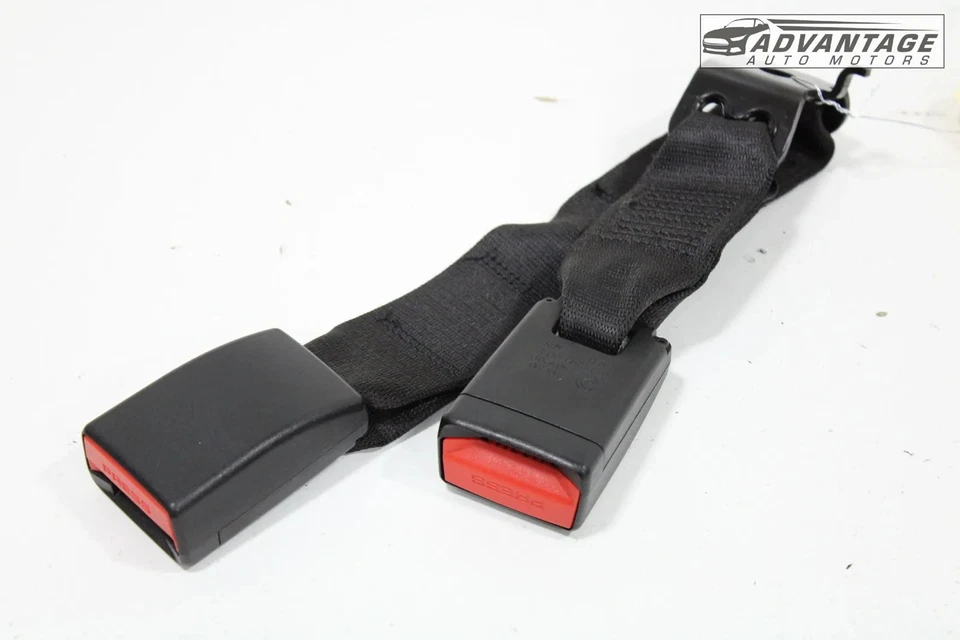 2013-2016 BMW 328I XDRIVE F30 REAR RIGHT 2ND SECOND ROW SEAT BELT BUCKLE OEM - Image 2 of 4