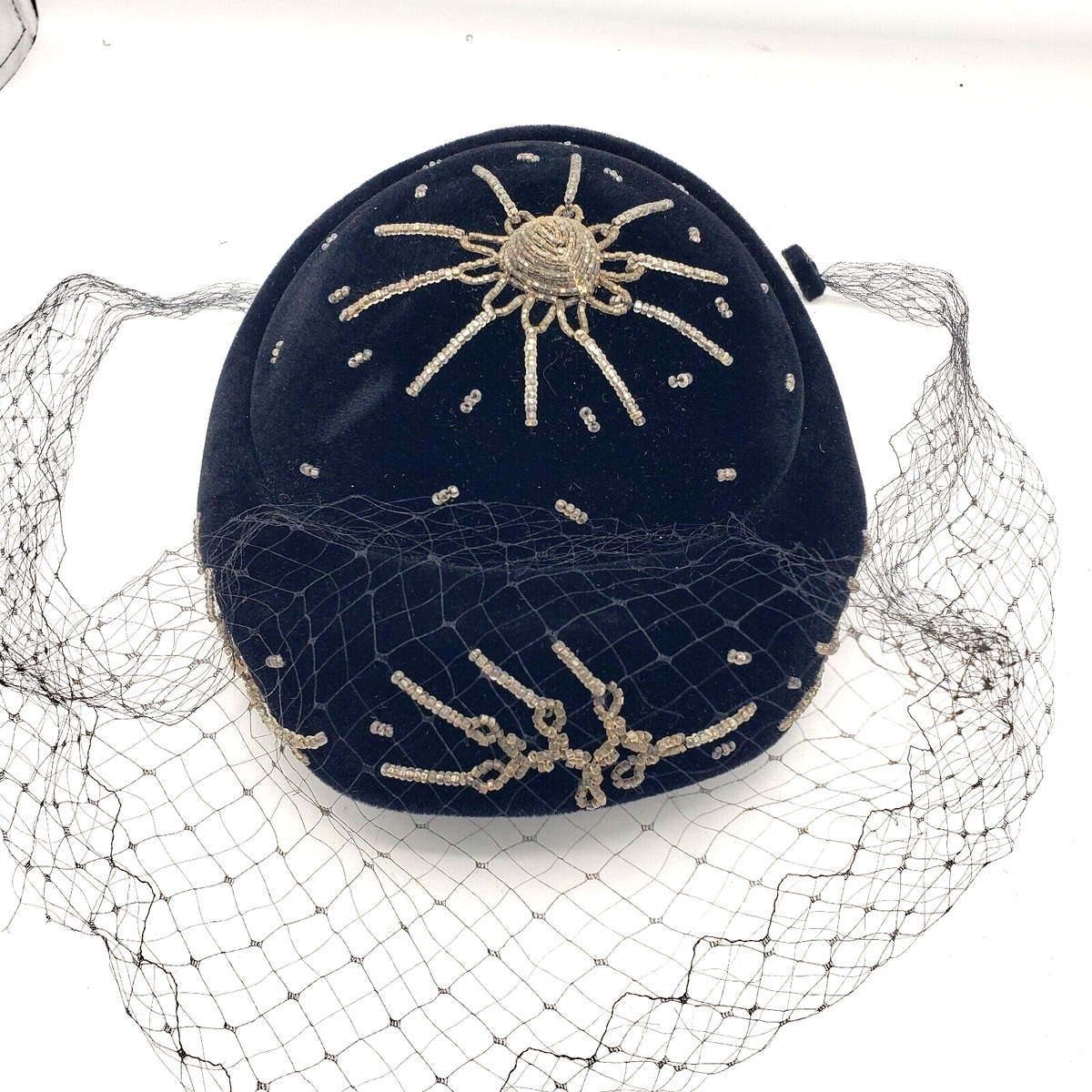 Vintage 50s Gene Doris Pill Box Hat Size 22 Black Felt Mesh  display picture 2
