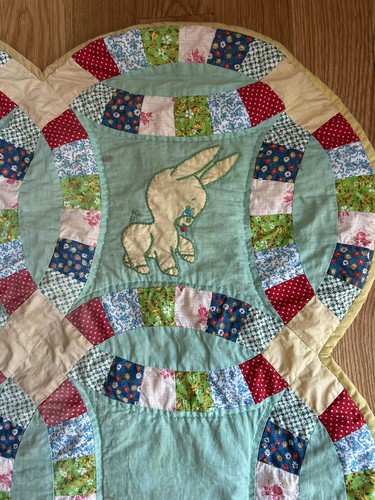 Vintage Handmade Double Wedding Ring Baby Quilt w/Embroidered Animals 39 X 39 In - Picture 16 of 21