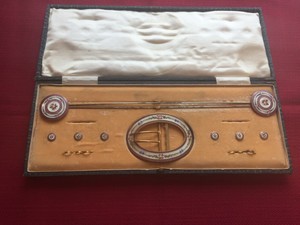 Lovely-Flowered-Enamel-Buttons-Buckle-Hat-Pins-in-Own-Case-Box