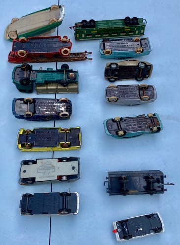 14 Antique Toys Dinky Toys + JOUEF + Norev + Minialuxe + Solido - Picture 11 of 24
