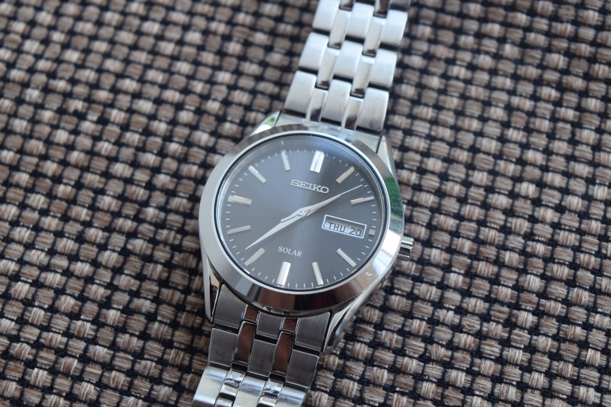 Vintage Seiko Solar V158-0AZ0 Silver Vintage Japan A Day Vintage Seiko Solar V158-0AZ0 Silver Vintage Japan A Day