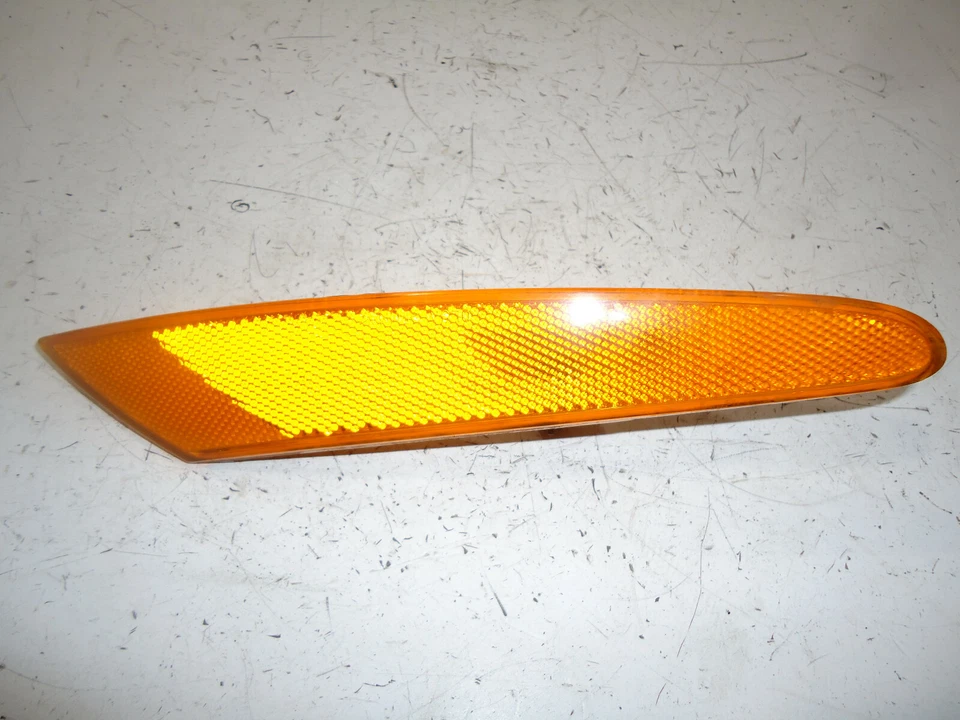 Saturn LW300 2002 camioneta luz de curva del lado del pasajero delantero derecho Foto 4 de 4