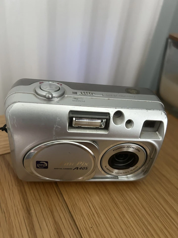 Fujifilm Digital Camera FinePix A405 2.0MP Silver Tested & Working, photo 4 of 5