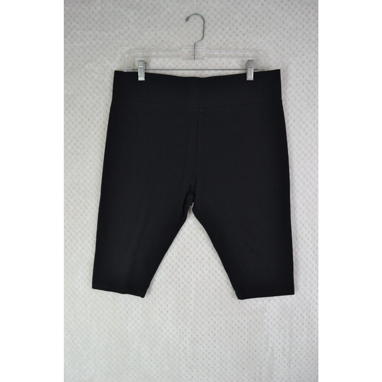 Logo Layers Women's Medium Petite Black Capris