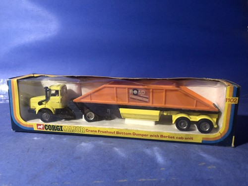 Vintage Corgi Majors 1106 Mack Container Truck & 1102 Crane Fruehauf (NEW) - Picture 10 of 17