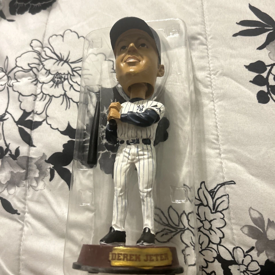 DEREK JETER New York Yankees Forever Limited Edition  MLB Bobblehead - Image 2 of 4