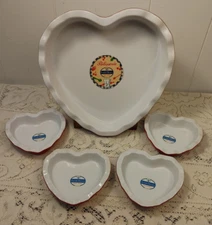 Emile Henry Heart Shaped 1~10" Pie Dish & 4 Small Matching Dishes #6149  NEW