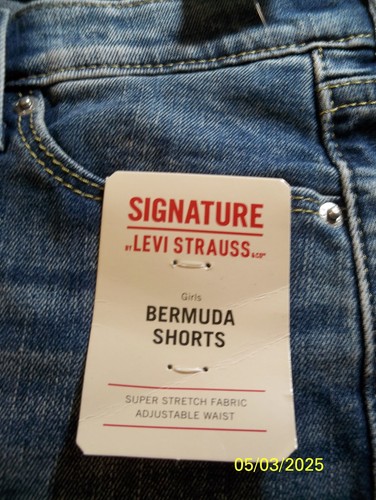 Levi Strauss & Co Girl’s Bermuda Shorts Size 14 Denim Distressed Cuffed Blue - Picture 3 of 9