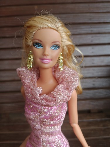 Barbie Fashionistas Swappin' Styles Muñeca GLAM V4380 2011 Mattel PARA ÚNICA CLASE - Imagen 16 de 17