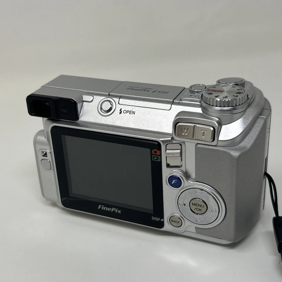 Fujifilm Finepix E Series E500 4.1MP Digital Camera Silver WORKS 16MBSD Case - Image 4 of 4
