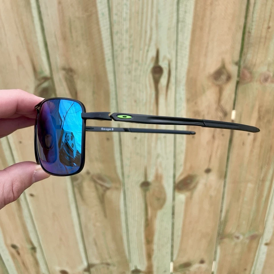 Oakley Gauge 8 Satin Black/Green Polarized Sunglasses Including Case - Image 2 of 4