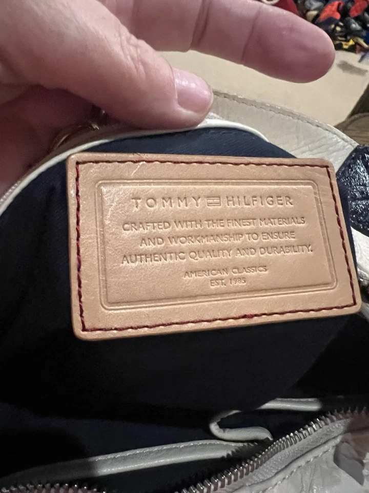 Bolso de hombro vintage Hilfiger (antiguo Tommy Hilfiger) de cuero azul marino blanco usado en excelente estado Foto 3 de 4