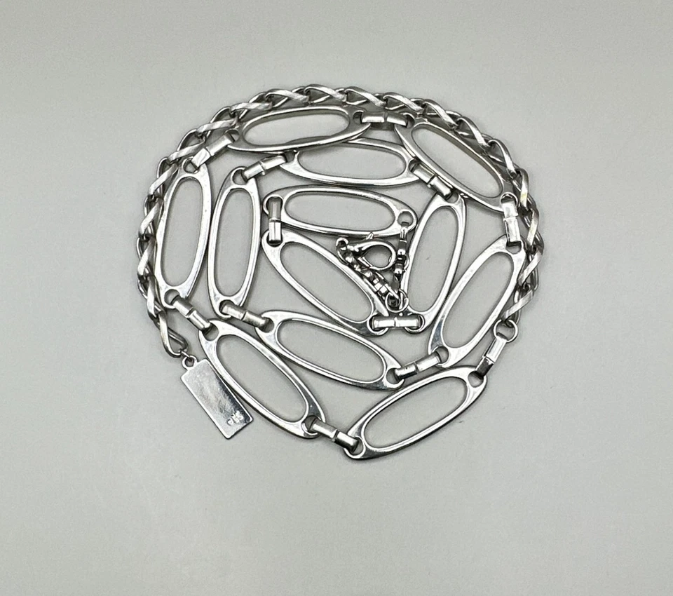 复古 Calvin Klein 椭圆形图案银色几何链腰带 均码 — 第 3/4 张图片