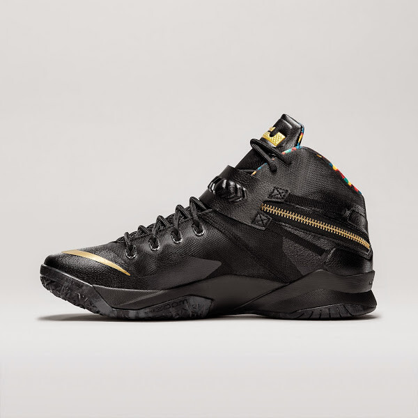 【美品】NIKE DIAMOND HEROS J 己ナイキダイアモンドヒーローズ Nike Zoom Soldier VIII 8 PRM size 10.5.Black Gold. WATCH THE