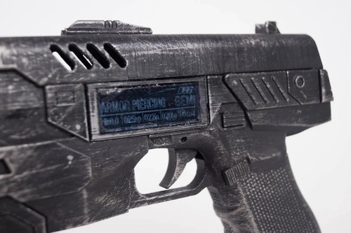 Judge Dredd Lawgiver Prop (Dredd) - Picture 5 of 5