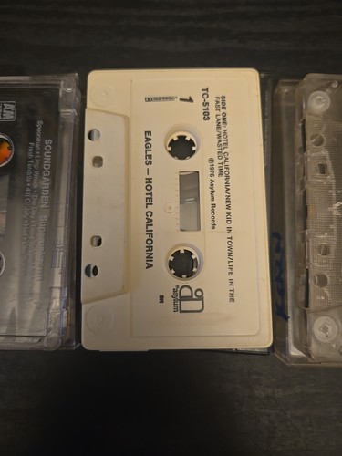 Lot Of 4 Rock Cassete Tapes Soundgarden, Eagles, Korn, Metallica - Picture 4 of 6