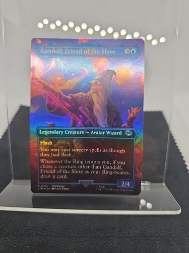 MTG LotR - Gandalf, Friend of the Shire - FOIL Pre-Release Borderless - 0401 - Foto 1 di 2