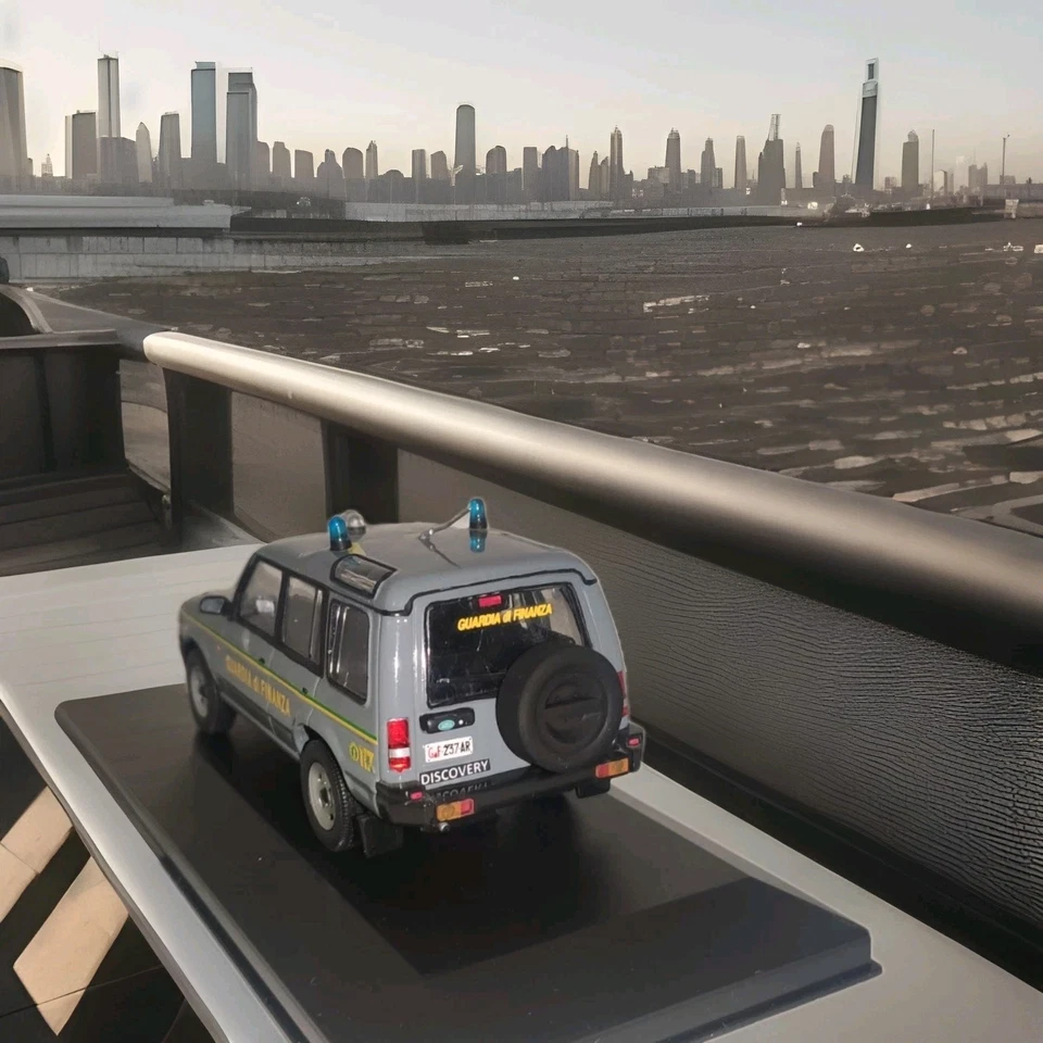 Land Rover Discovery  1 2.5 Tdi Guardia Di Finanza  1/43 artigianale - Immagine 3 di 4