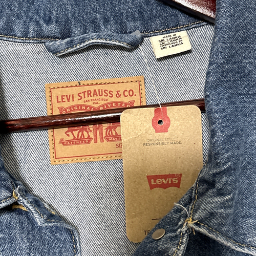Levi’s Jacket Trucker Over Sized 3X Blue Button NWT Jean Denim Jacket Classic - Picture 2 of 15