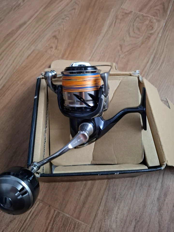 carrete de pesca agua salada. Shimano twin power xg. Con dos pesca e hilo nuevo - Imagen 2 de 4