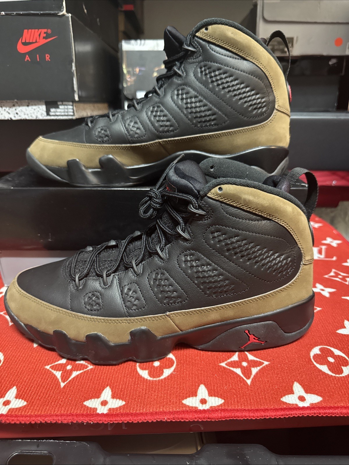 SAOLA Jordan 9 Retro Olive taglia 11