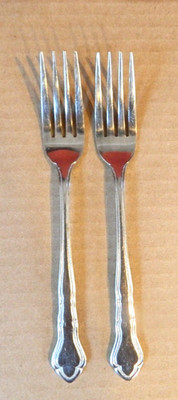 Reed & Barton Rebacraft Stainless Steel 2 Dinner Forks Carraige Pattern Korea