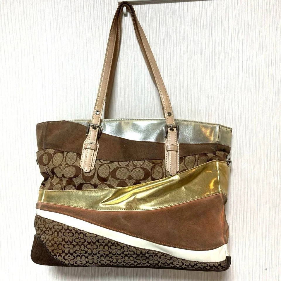 Bolsa tote COACH 1441 bolsa de mão marrom dourada assinatura lona couro patchwork usada - Imagem 2 de 4