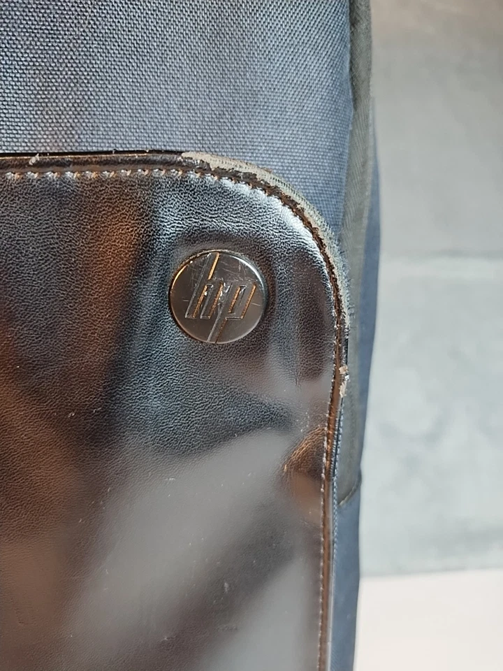 Mochila acolchada para juegos HP 17,3" para computadora portátil negra bolsillo protegido por RFID Foto 4 de 4