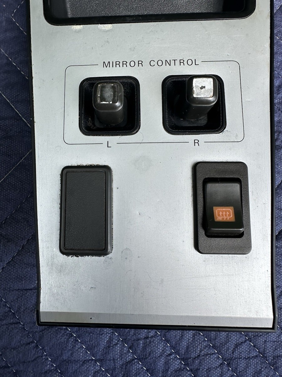 84-89 NISSAN 300ZX Z31 CENTER CONSOLE TRIM PANEL/SWITCHES/MIRROR