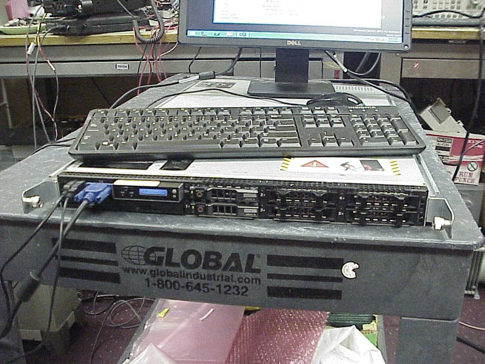 Dell PowerEdge R610 Server 2x X5504 2.0GHZ = 8 Cores 24GB H700 2PSU 2x  250GB - Image 3 of 4