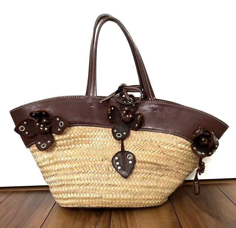 ほぼ未使用☆　miumiu archive bijou flower bag Miu Miu Tangerine Leather Flower Bag – Occhi Azzurri