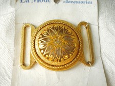 Vintage NOS New Old Stock La Mode Gold Tone Domed Flower Buckle On Card